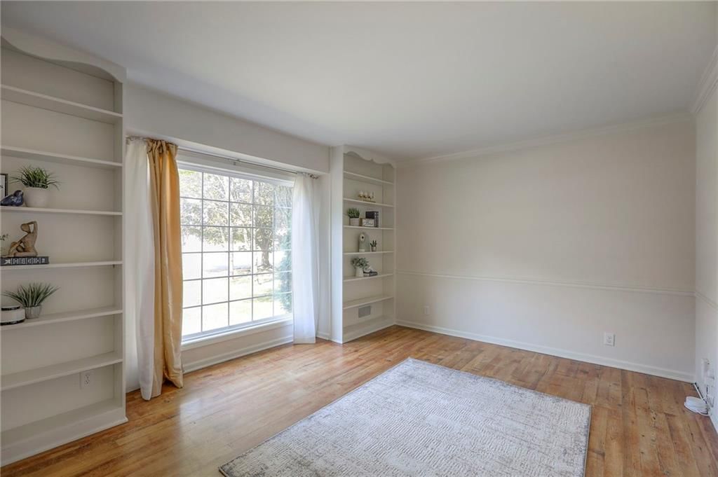 905 W 122nd Terrace — photo 4