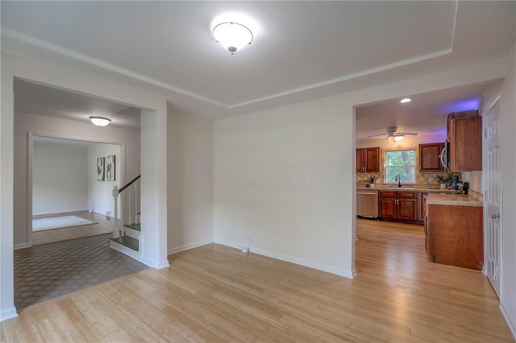 905 W 122nd Terrace — photo 9