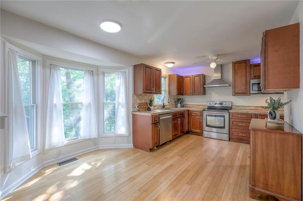 905 W 122nd Terrace — photo 11