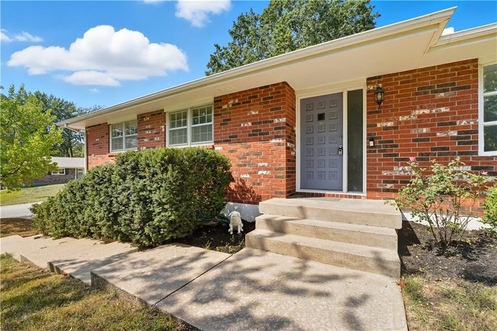 7802 N Wayne Avenue, Kansas City, MO
