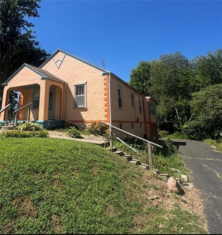 1816 S 40th Street, St Joseph, MO