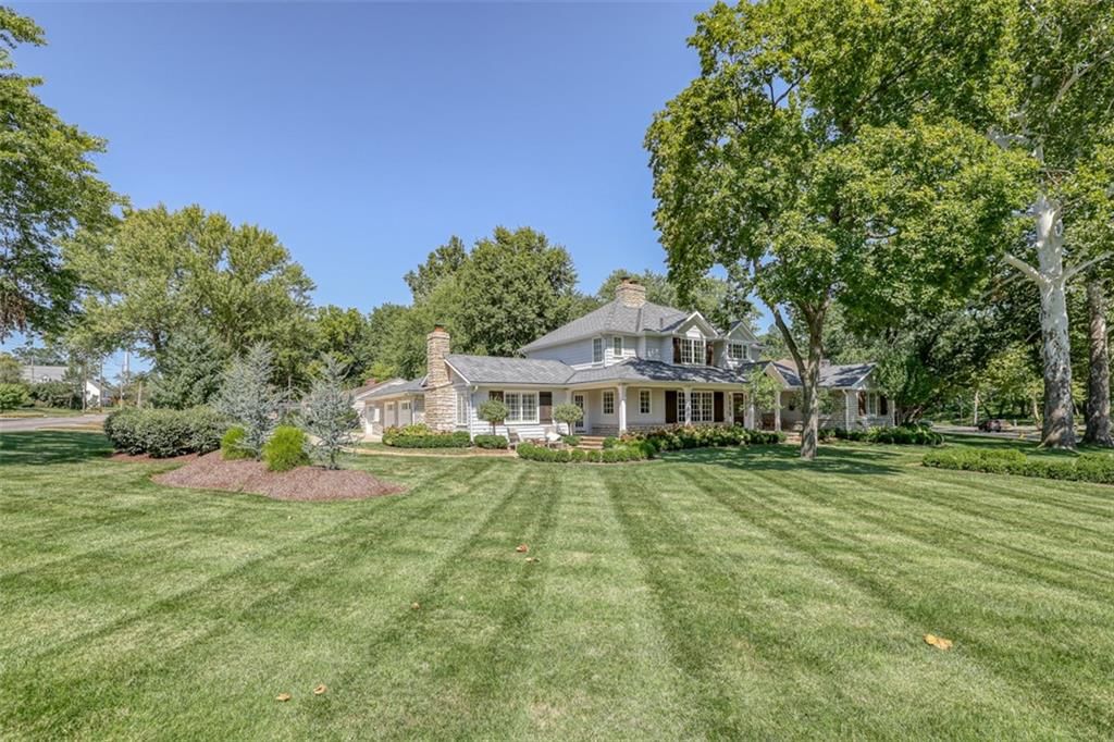 Photo 5 of 50 - 3820 W 66th Street