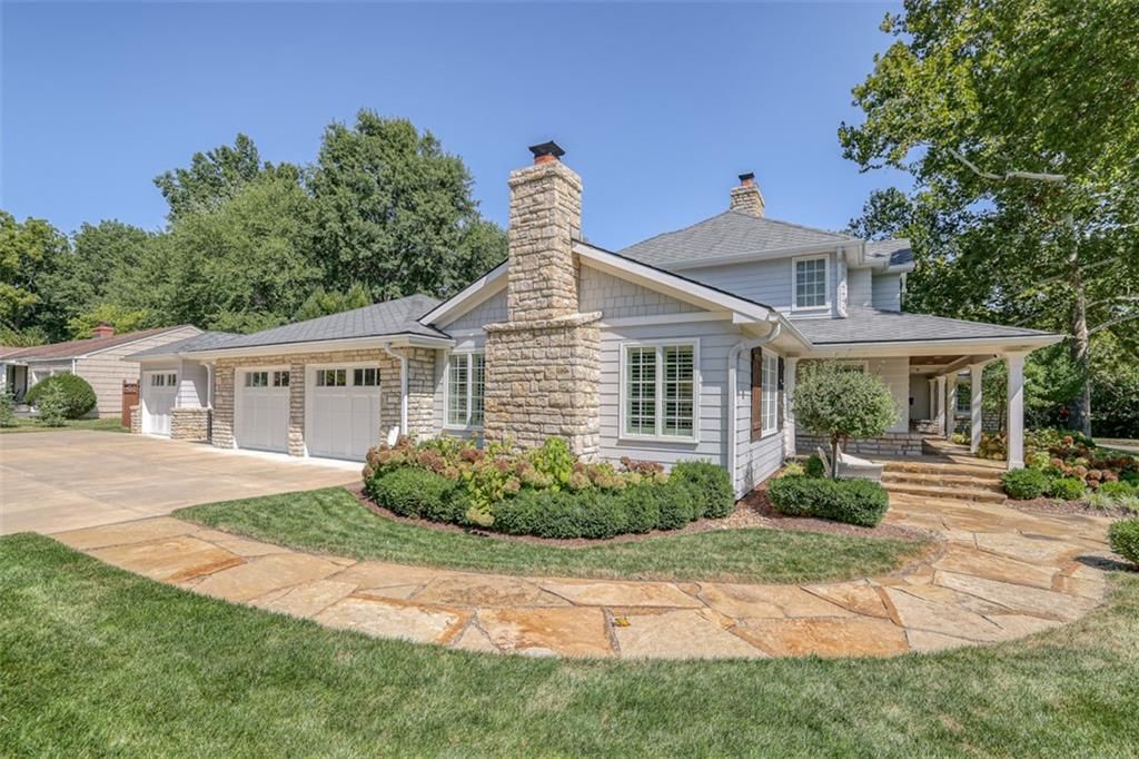 Photo 7 of 50 - 3820 W 66th Street