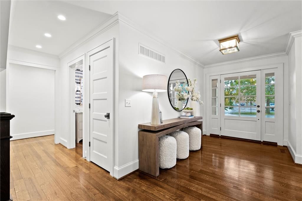 Photo 8 of 50 - 3820 W 66th Street