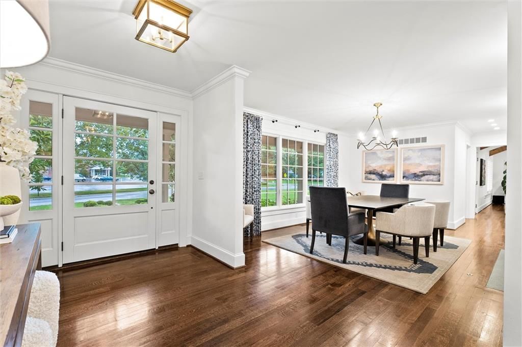 Photo 9 of 50 - 3820 W 66th Street