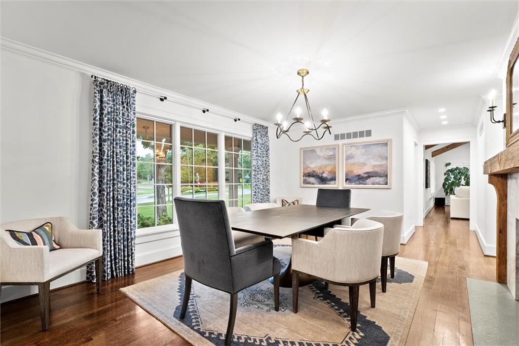 Photo 10 of 50 - 3820 W 66th Street
