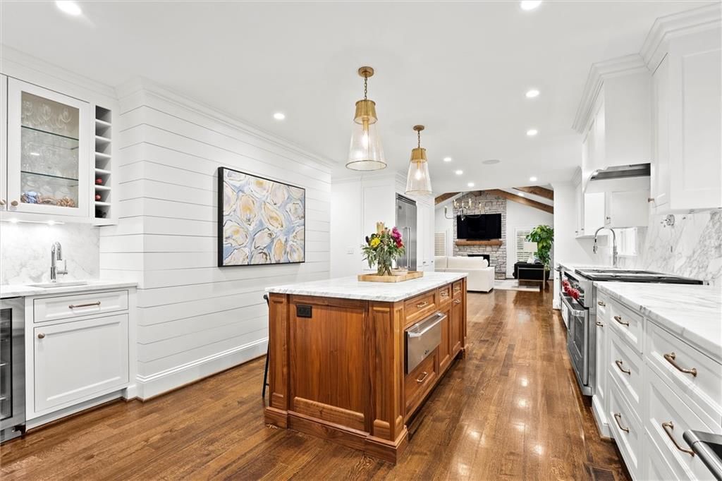 Photo 19 of 50 - 3820 W 66th Street