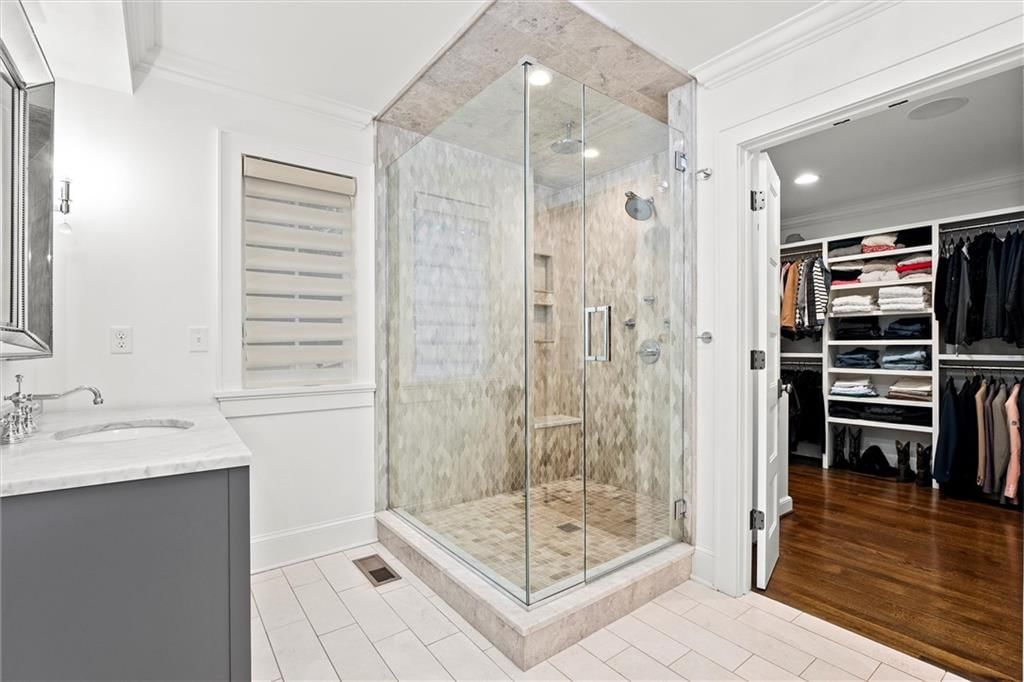 Photo 30 of 50 - 3820 W 66th Street