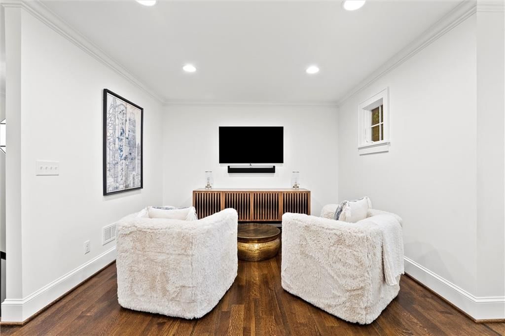 Photo 38 of 50 - 3820 W 66th Street