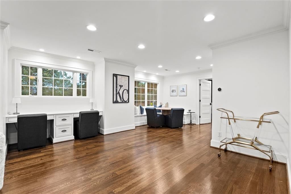 Photo 39 of 50 - 3820 W 66th Street
