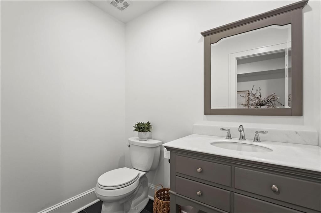 Photo 43 of 50 - 3820 W 66th Street