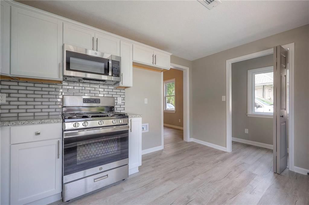 1720 Lake Avenue — photo 9