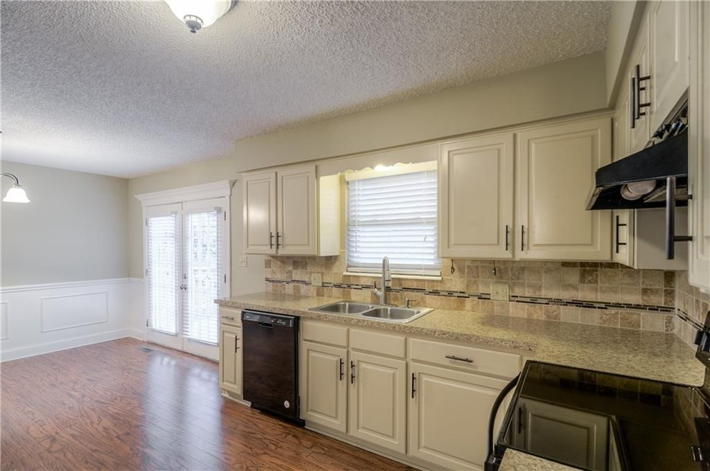 Photo 9 of 30 - 1709 N Hanover Avenue
