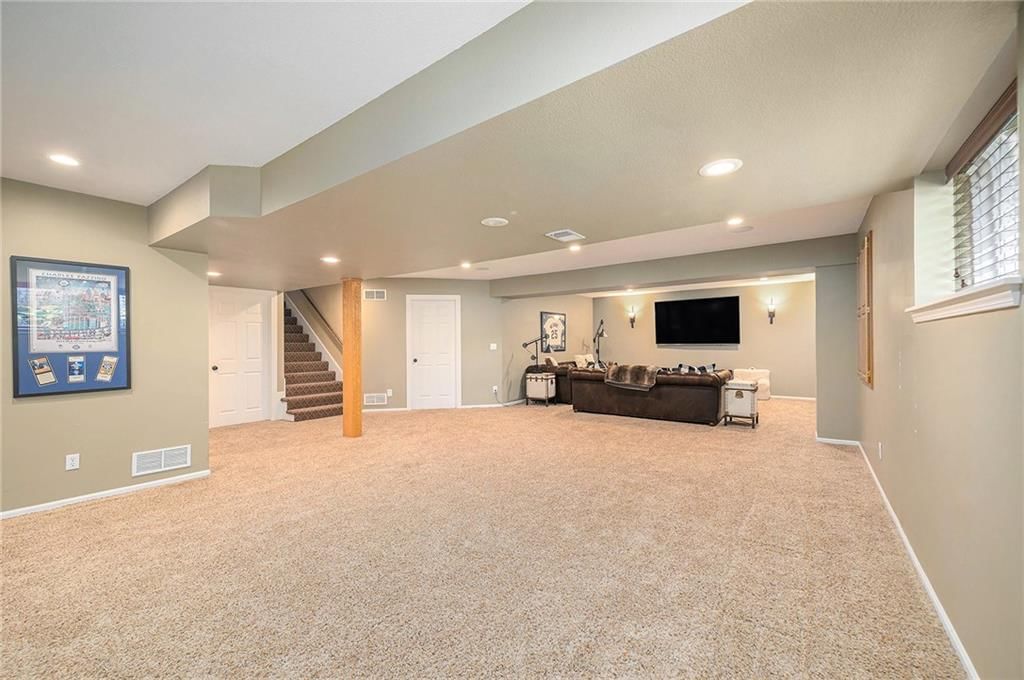 4528 W 140th Street — photo 35