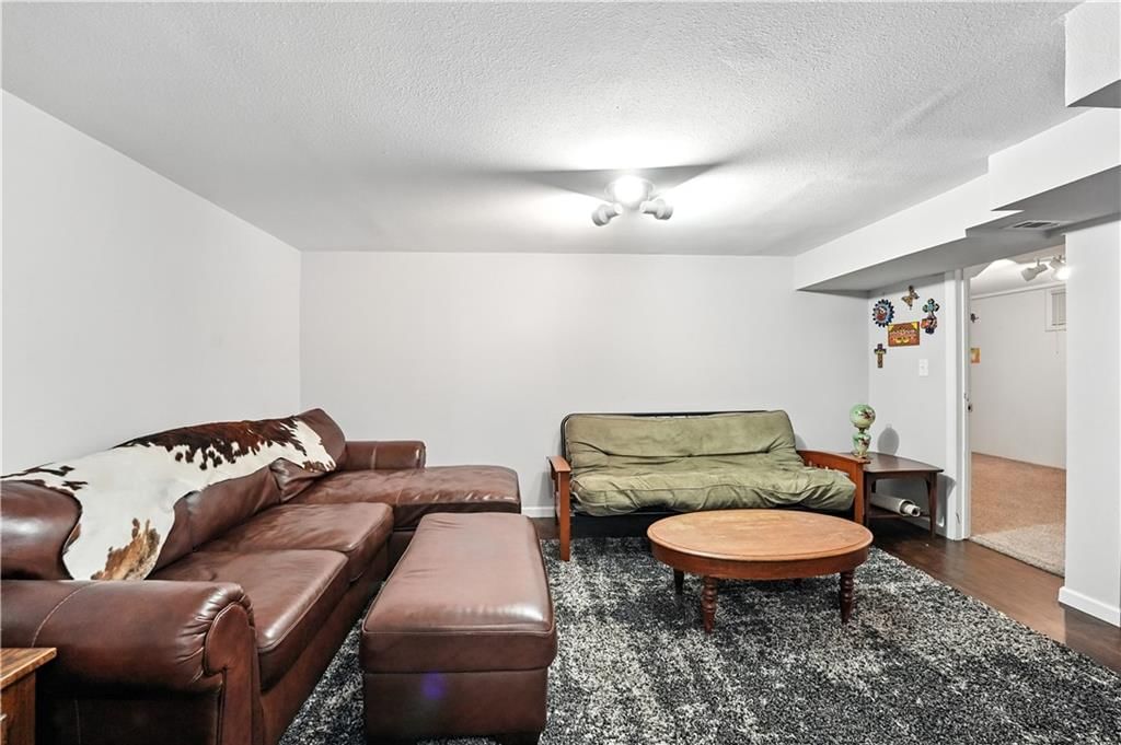 Photo 18 of 27 - 705 Galaxie Avenue