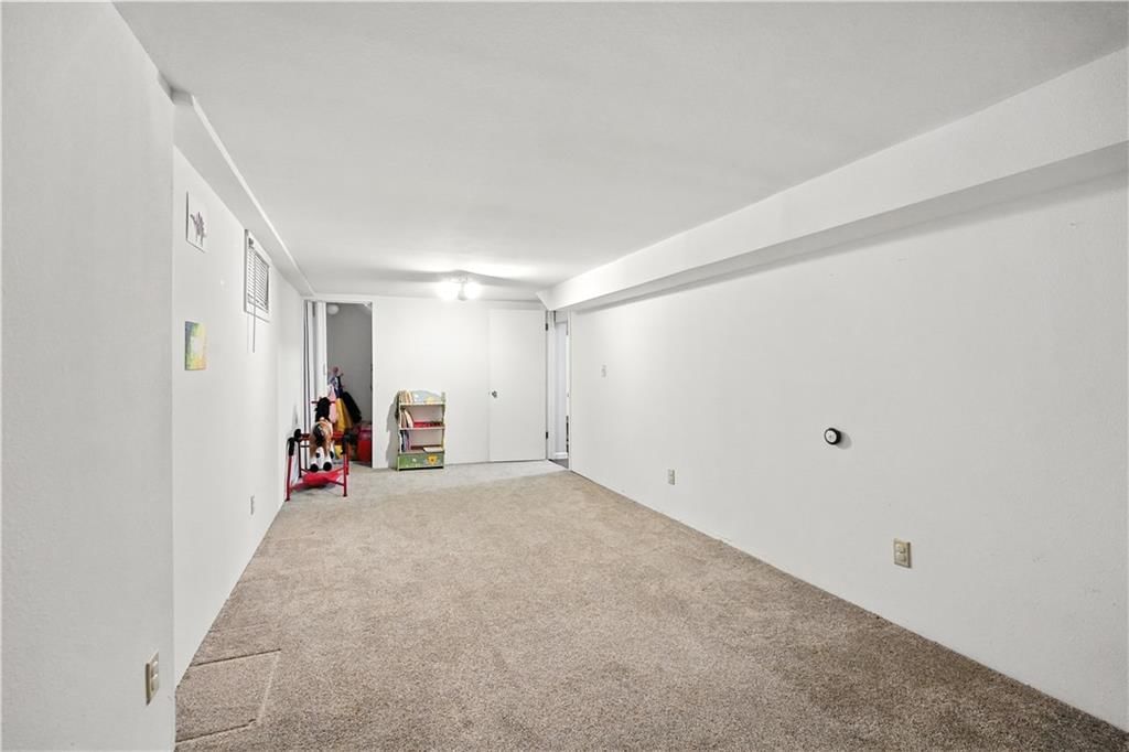 Photo 22 of 27 - 705 Galaxie Avenue