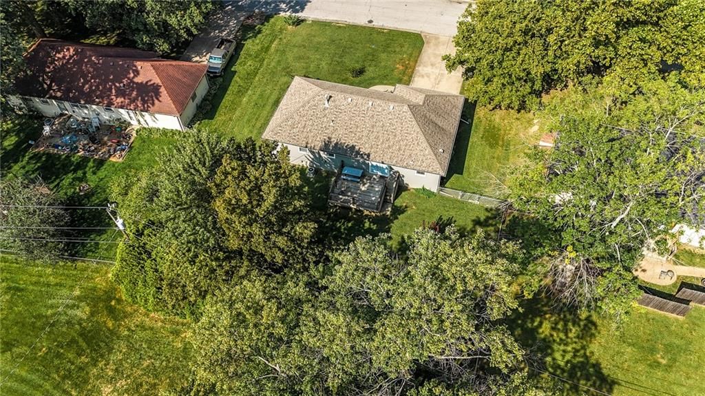 Photo 27 of 27 - 705 Galaxie Avenue