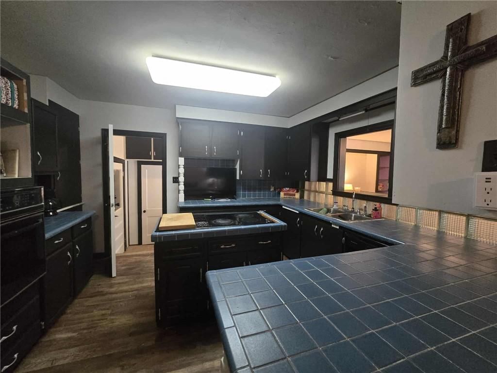 215 E Henry Street — photo 18
