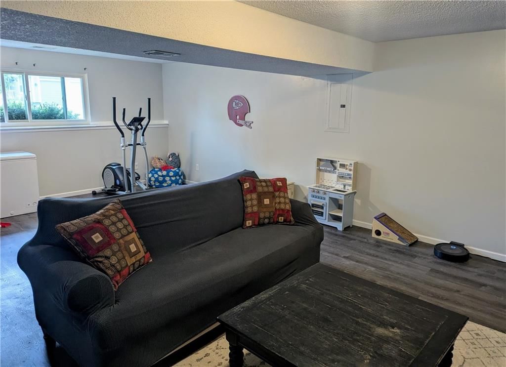 1402 Tabitha Lane — photo 19