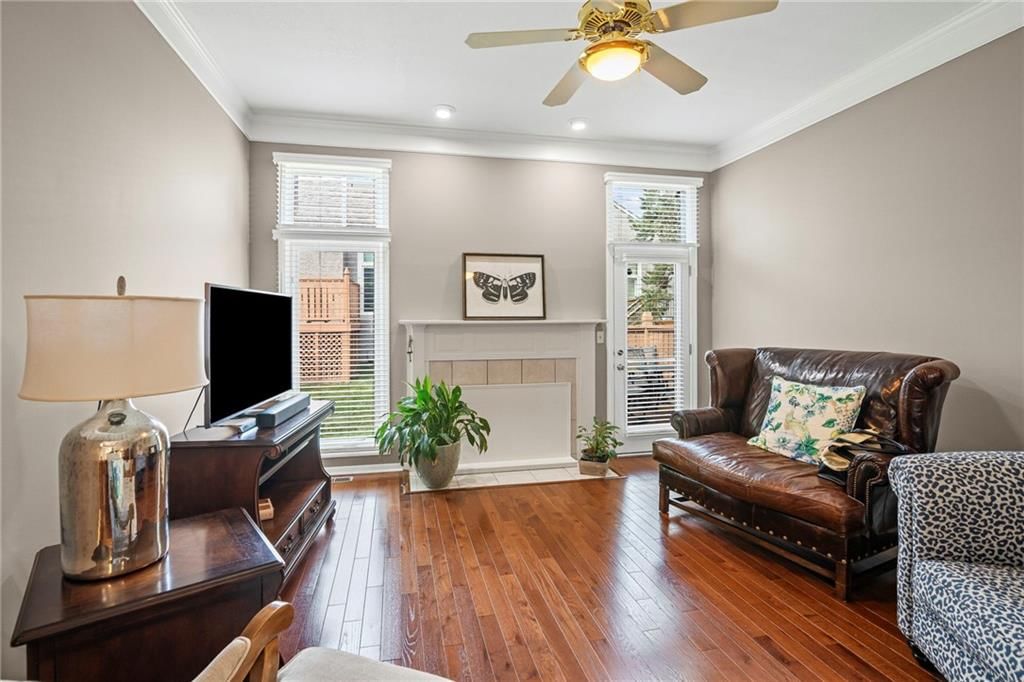 Photo 6 of 32 - 6718 W 126th Court