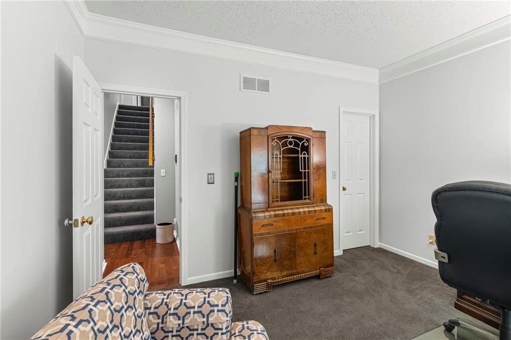 Photo 19 of 32 - 6718 W 126th Court