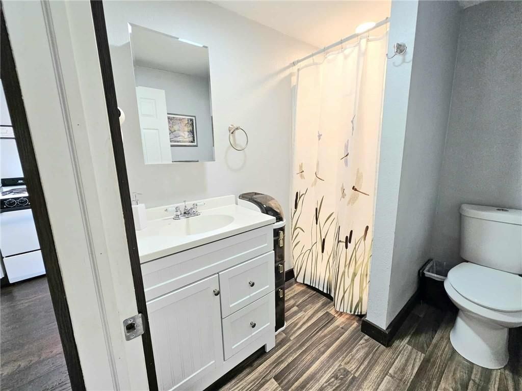 Photo 7 of 11 - 413 N Warren Street