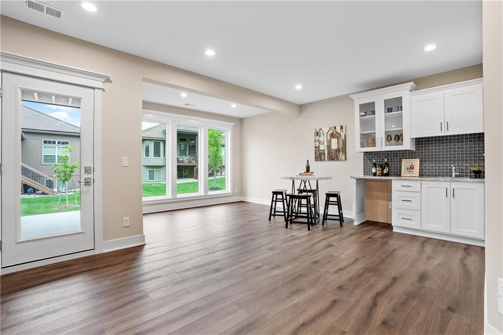 4367 NE Hideaway Drive — photo 33