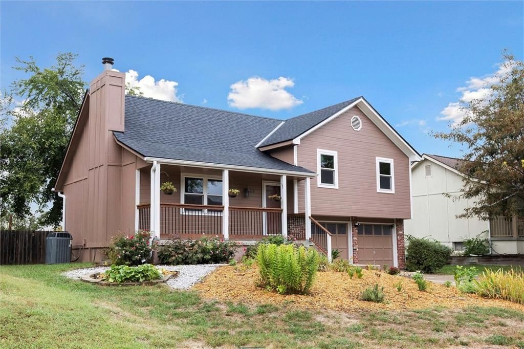 613 SE Bugle Court — photo 1