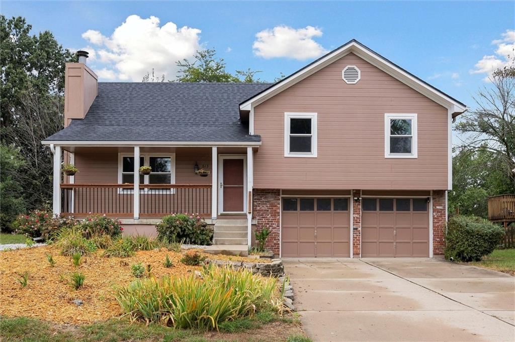 613 SE Bugle Court — photo 2