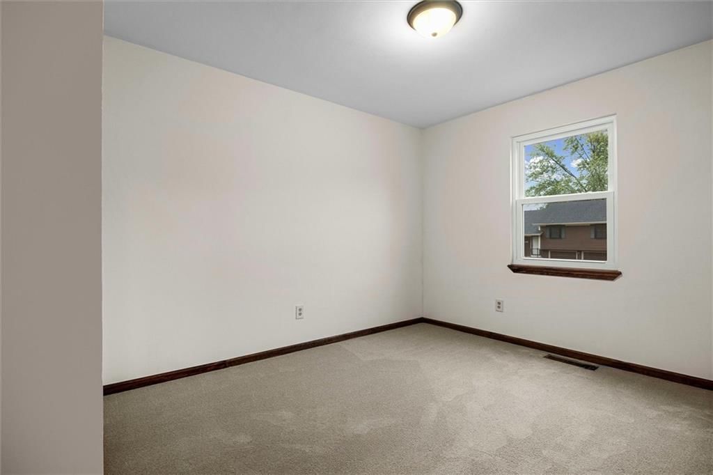613 SE Bugle Court — photo 17