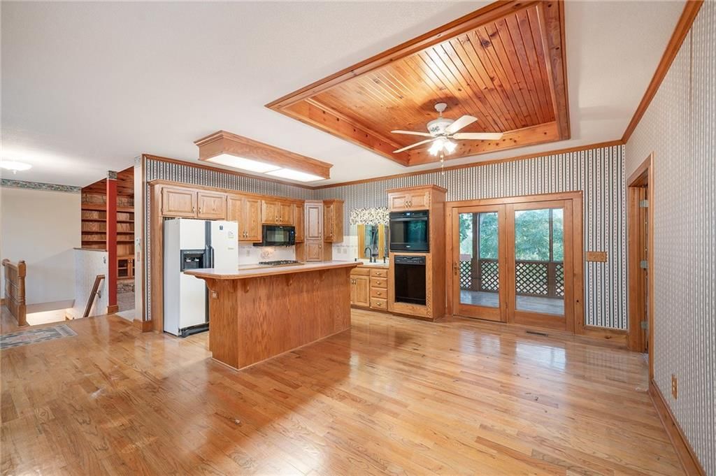 8250 Ravenswood Lane — photo 10
