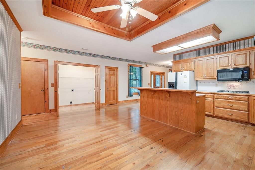 8250 Ravenswood Lane — photo 11