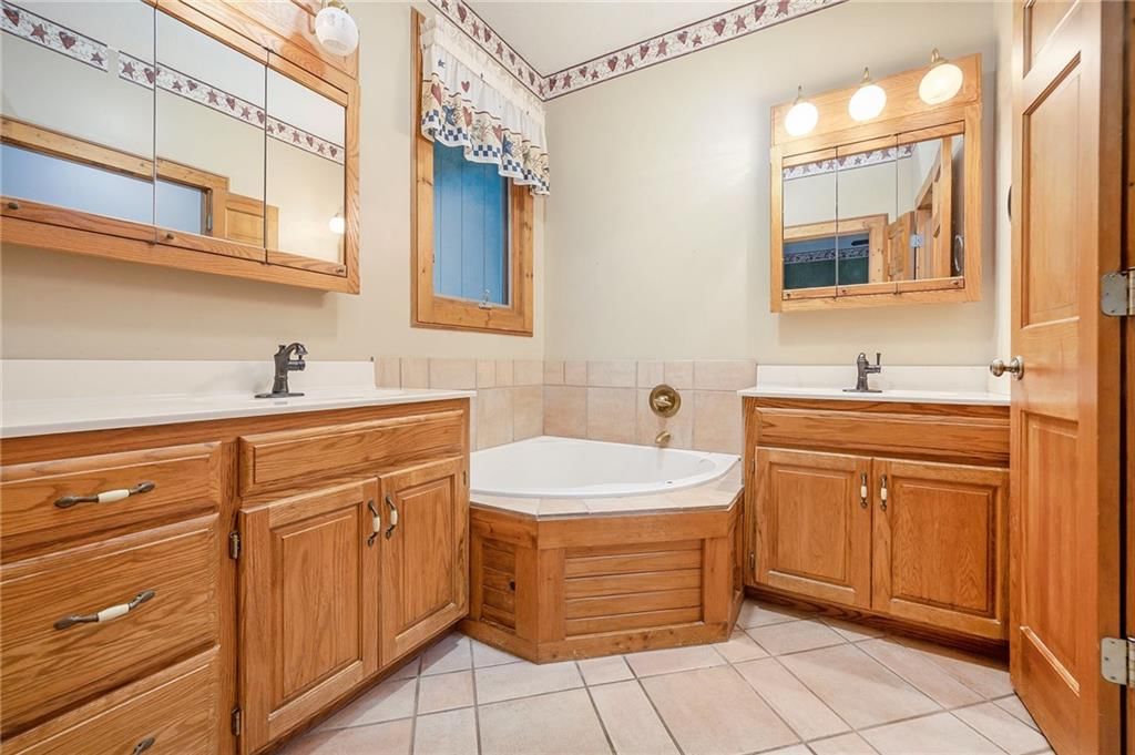 8250 Ravenswood Lane — photo 19