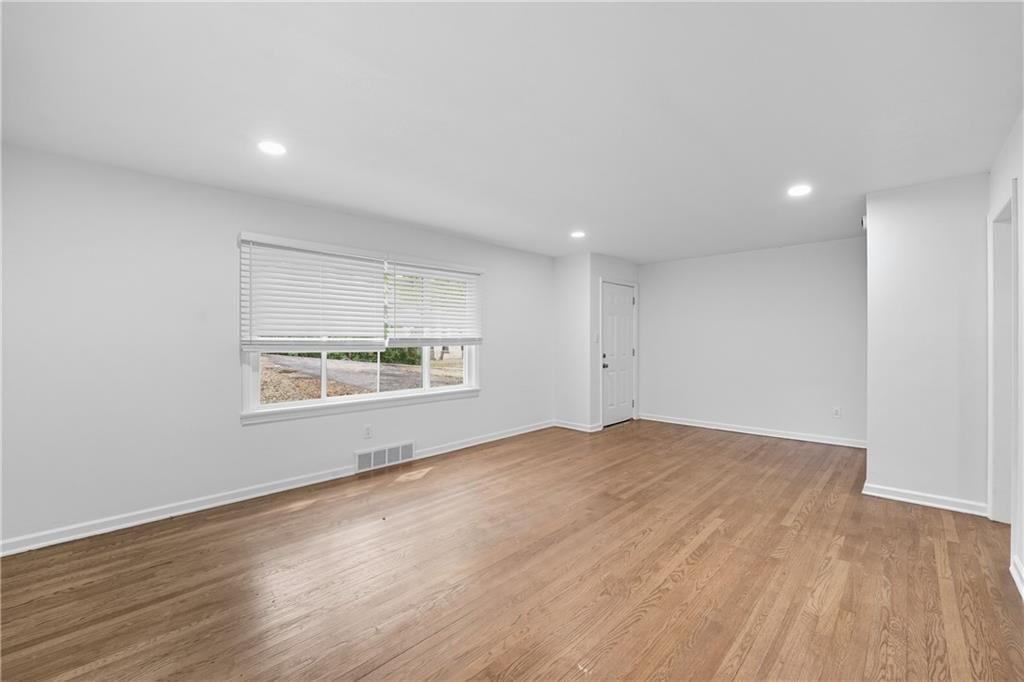 3644 N Woodland Avenue — photo 16