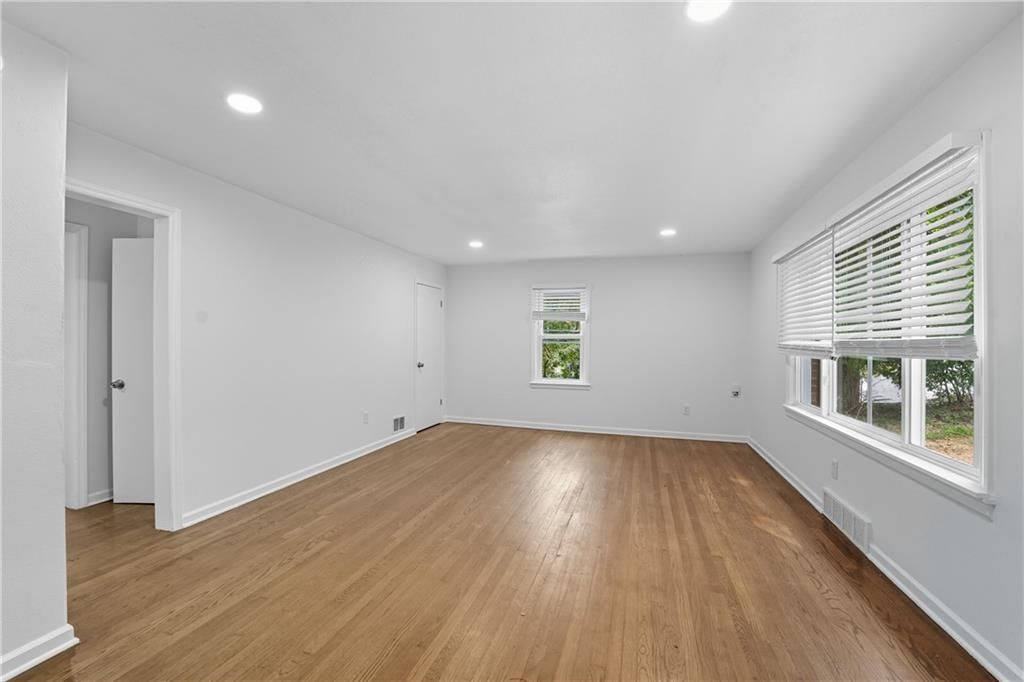3644 N Woodland Avenue — photo 18