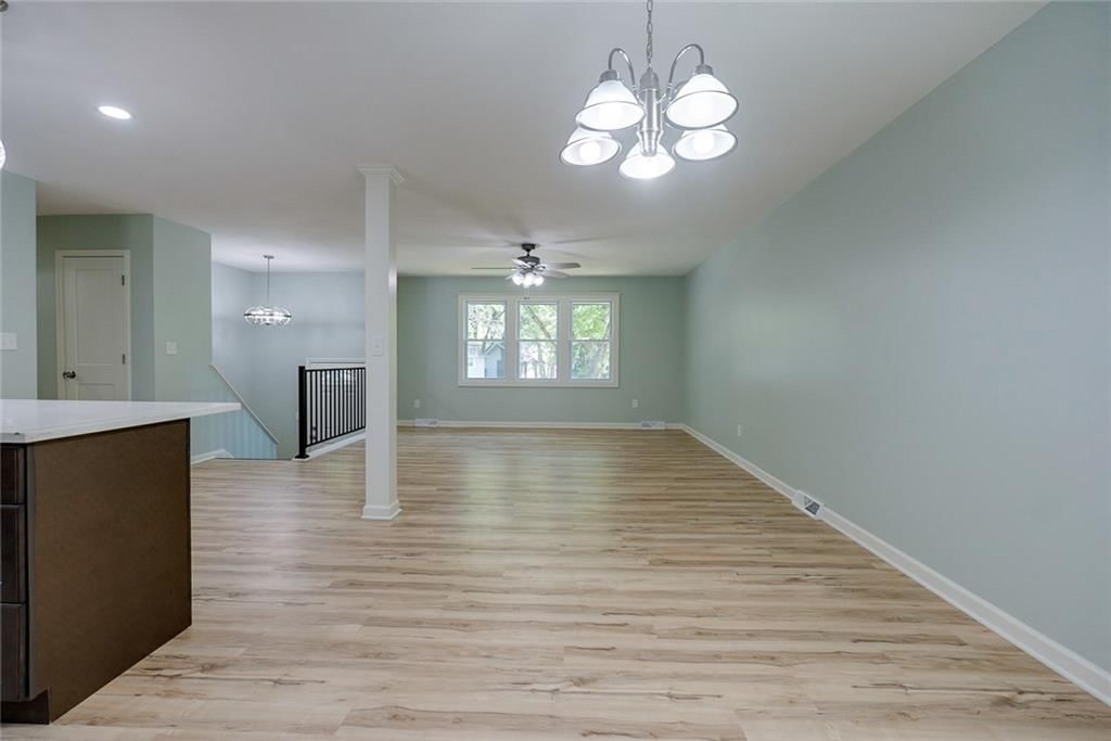 Photo 8 of 28 - 1901 SW Gladstone Drive