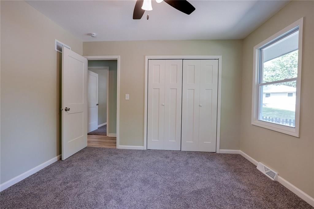 Photo 18 of 28 - 1901 SW Gladstone Drive