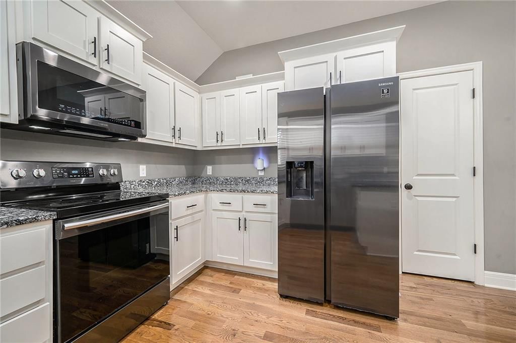 11303 Yecker Avenue — photo 10