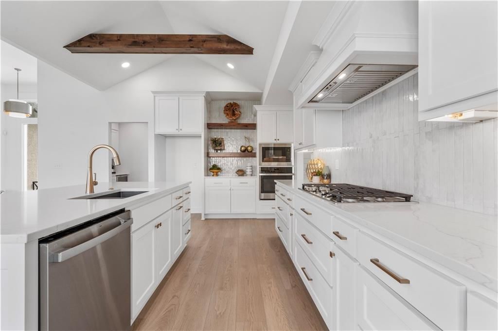 1504 NE Stewart Place — photo 18