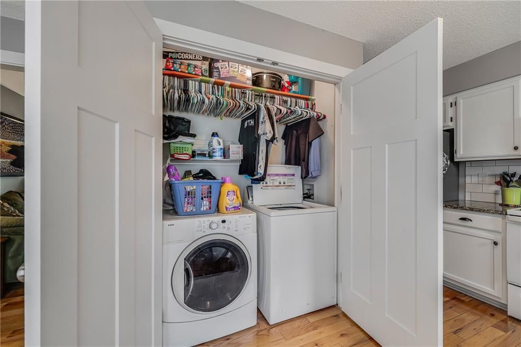 Photo 7 of 24 - 616 Silver Maple Drive
