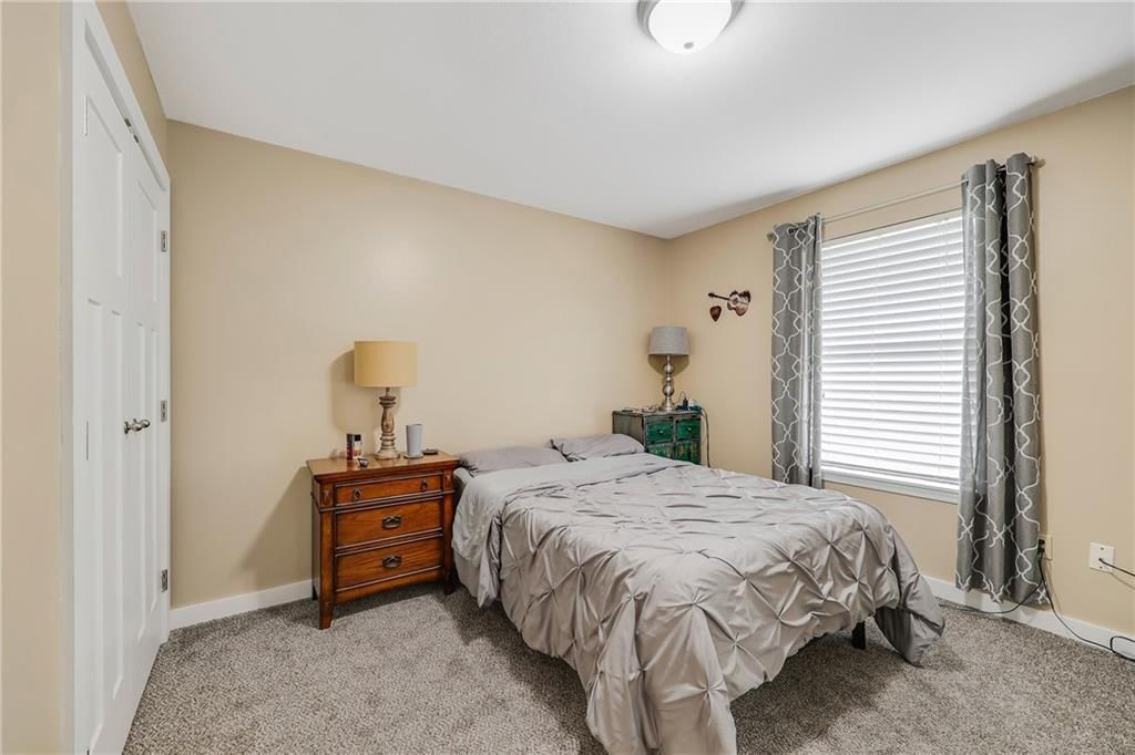 Photo 9 of 24 - 616 Silver Maple Drive