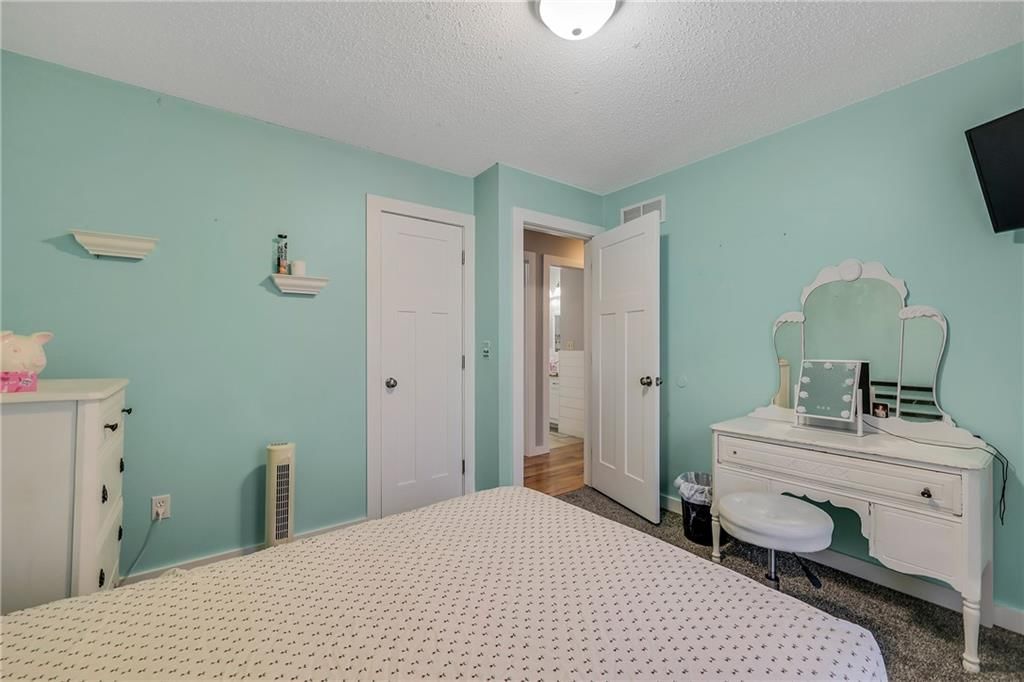 Photo 15 of 24 - 616 Silver Maple Drive