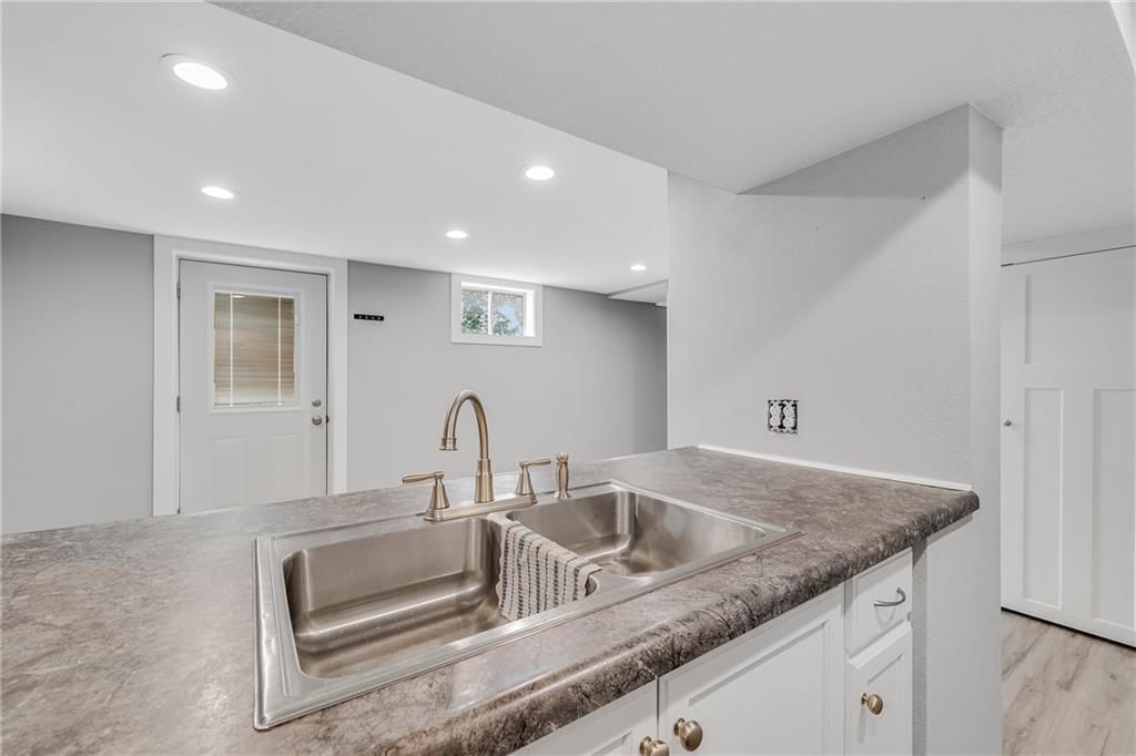 Photo 18 of 24 - 616 Silver Maple Drive