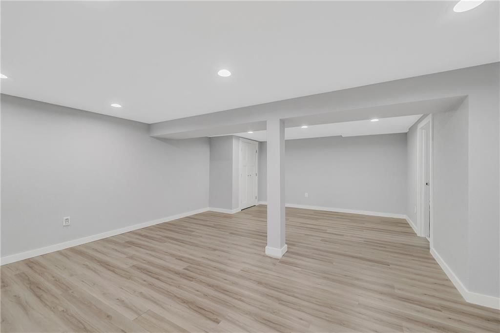 Photo 20 of 24 - 616 Silver Maple Drive