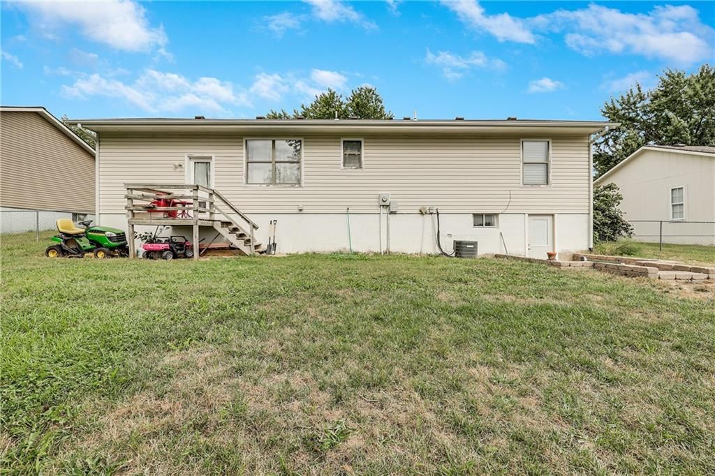 Photo 23 of 24 - 616 Silver Maple Drive