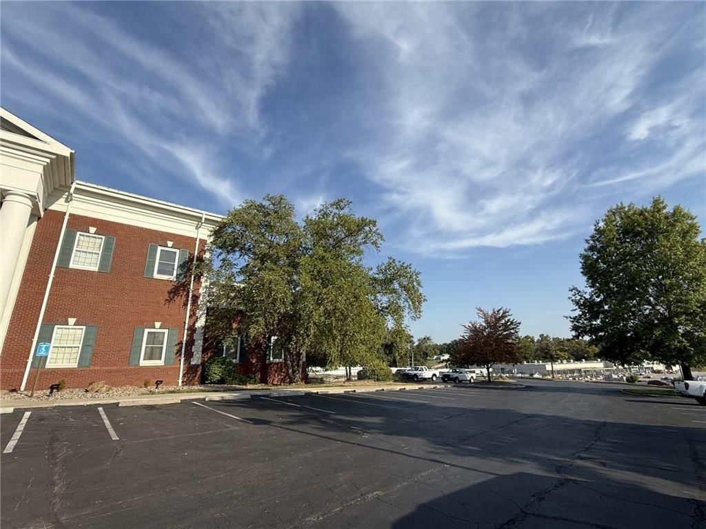 1304 N Walnut Street — photo 3