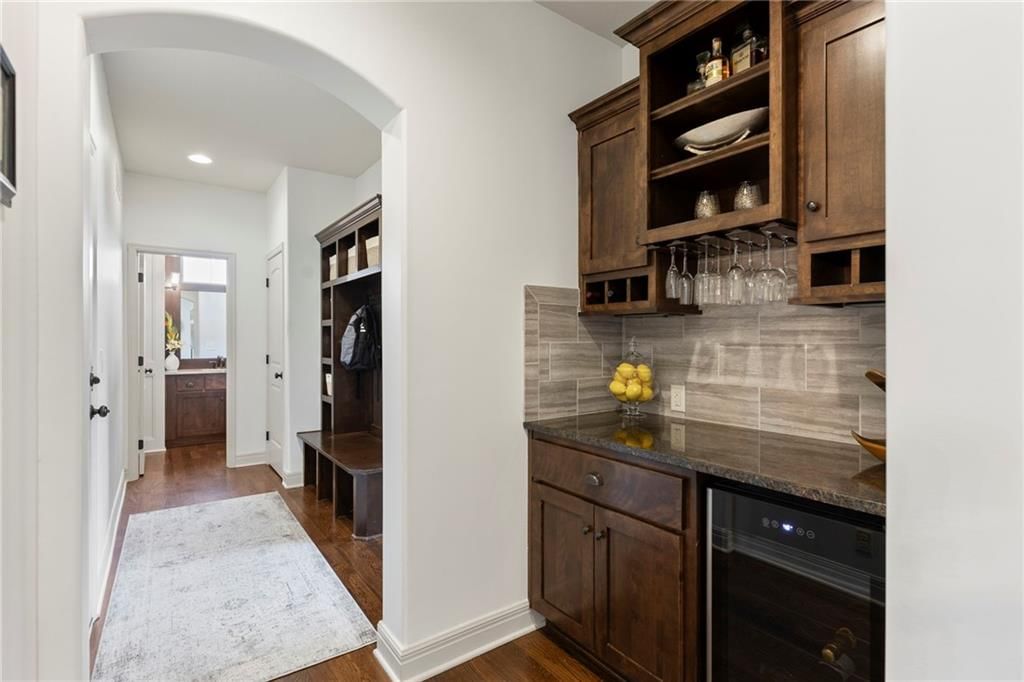 Photo 20 of 75 - 16825 Stearns Street