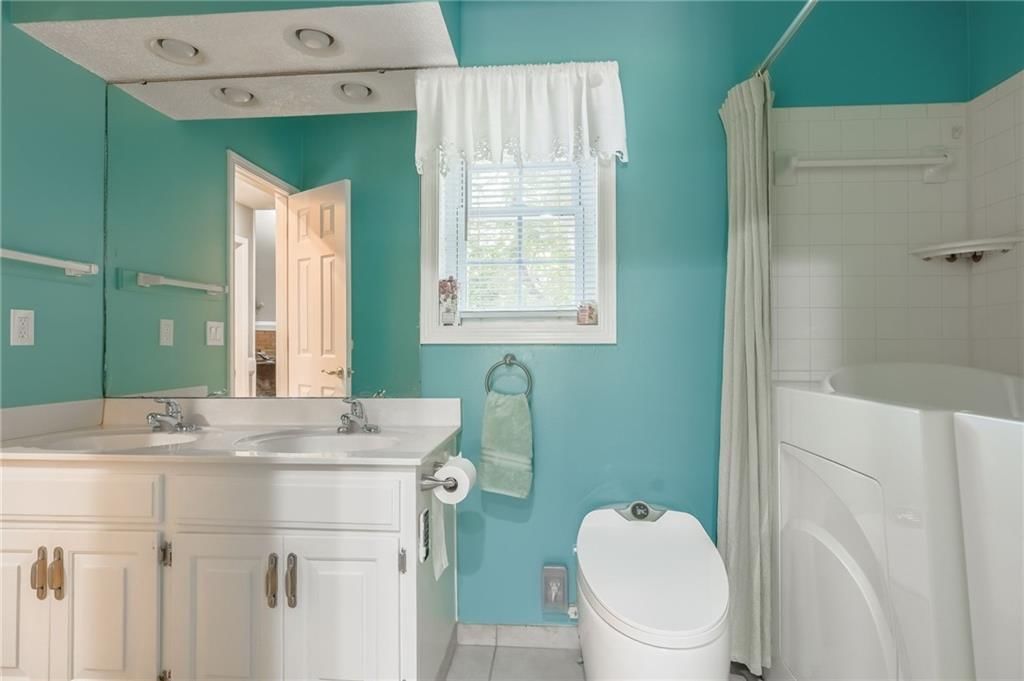 Photo 18 of 28 - 9906 Edelweiss Circle