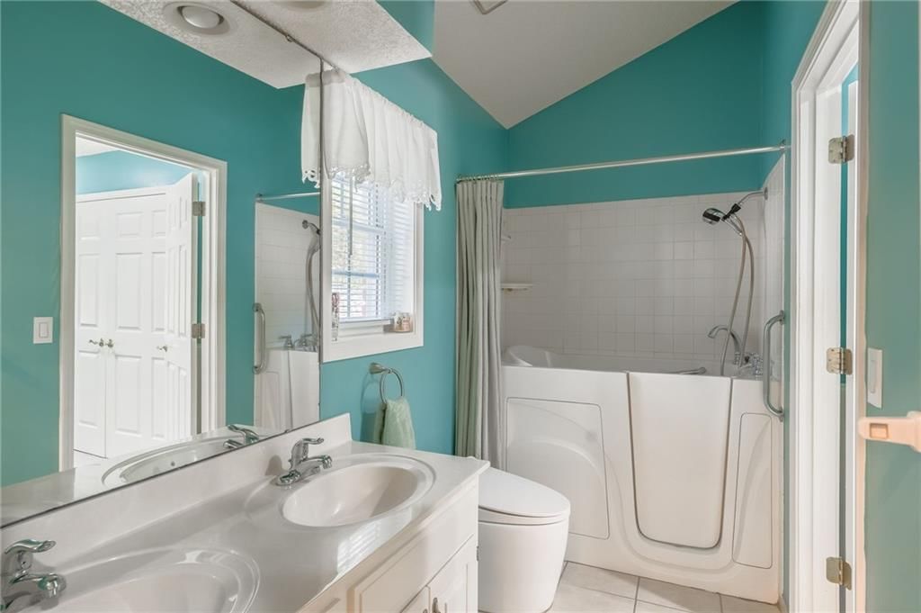 Photo 19 of 28 - 9906 Edelweiss Circle