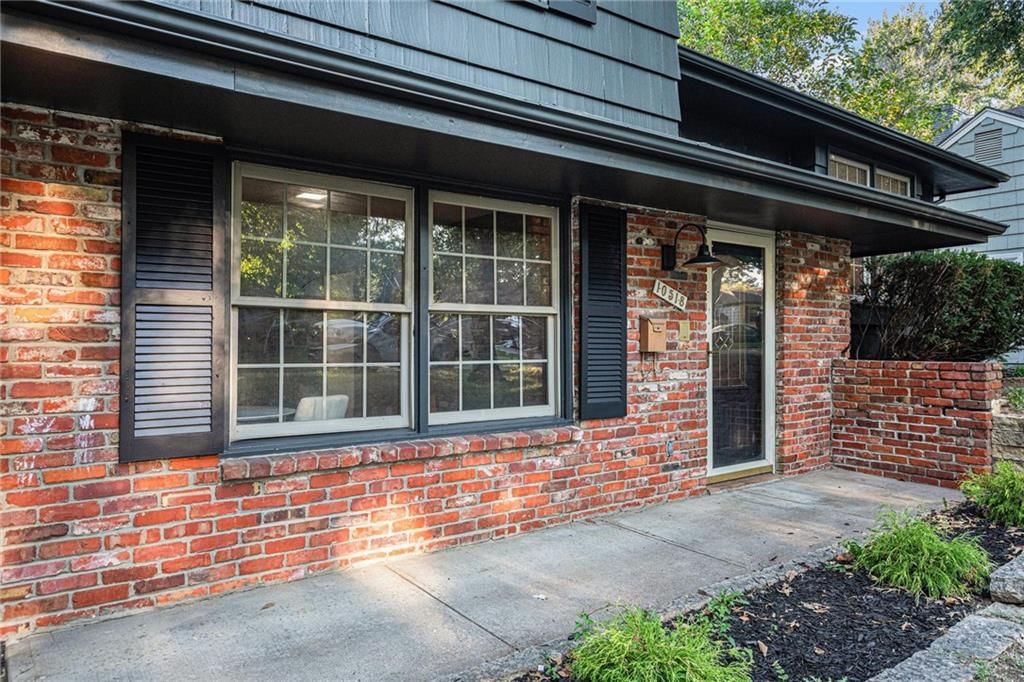 10518 Mersington Avenue — photo 3